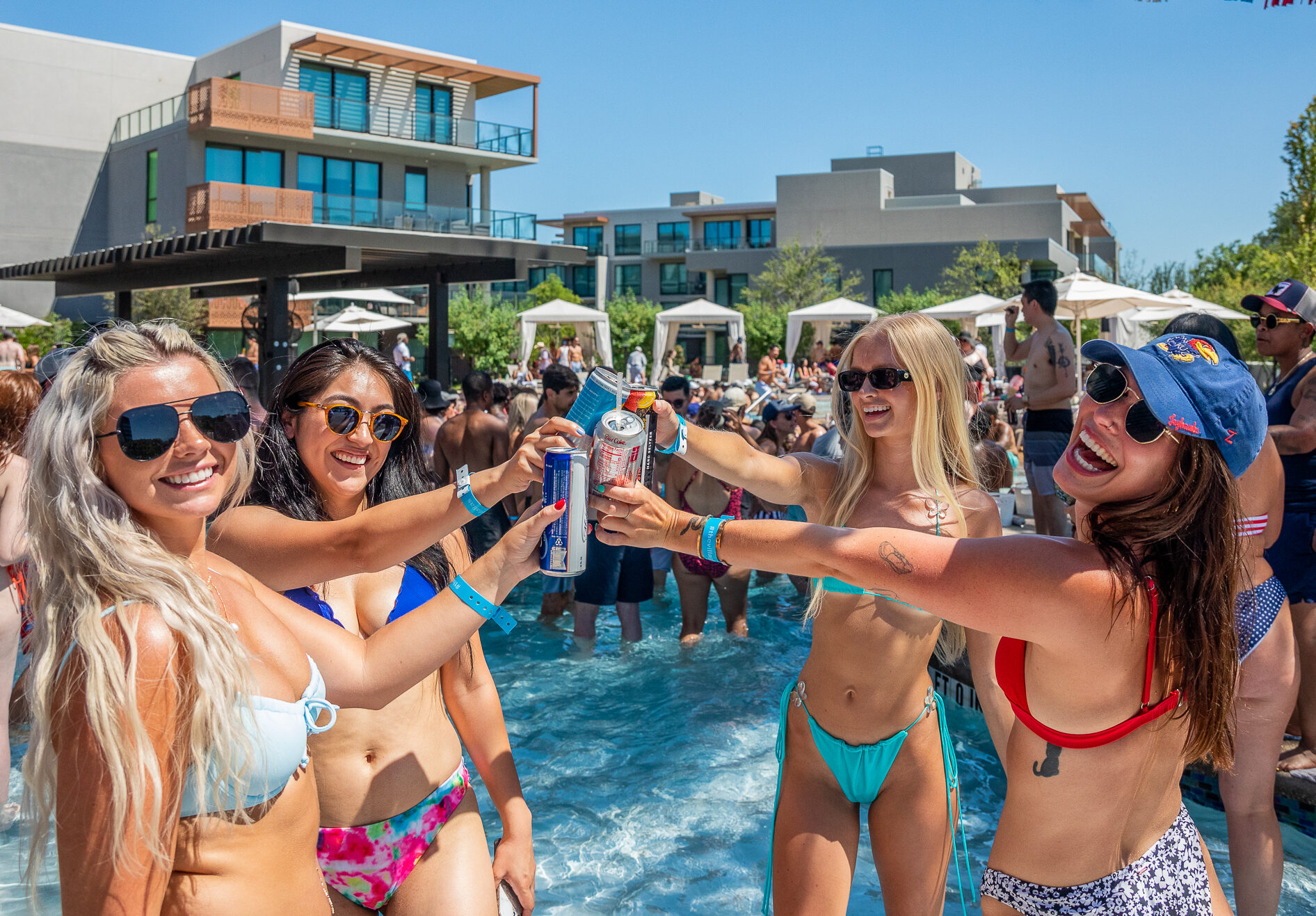 Why I Chose THE VILLAGE Dallas to Live Right After Graduation!